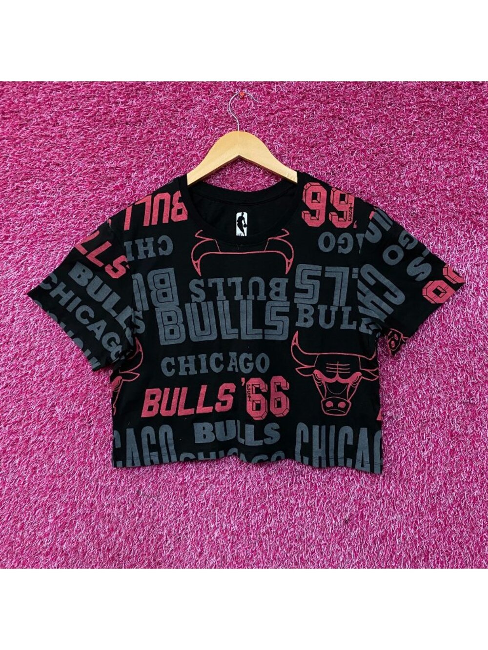 Chicago Bulls NBA All-Over Print Crop T-Shirt Medium